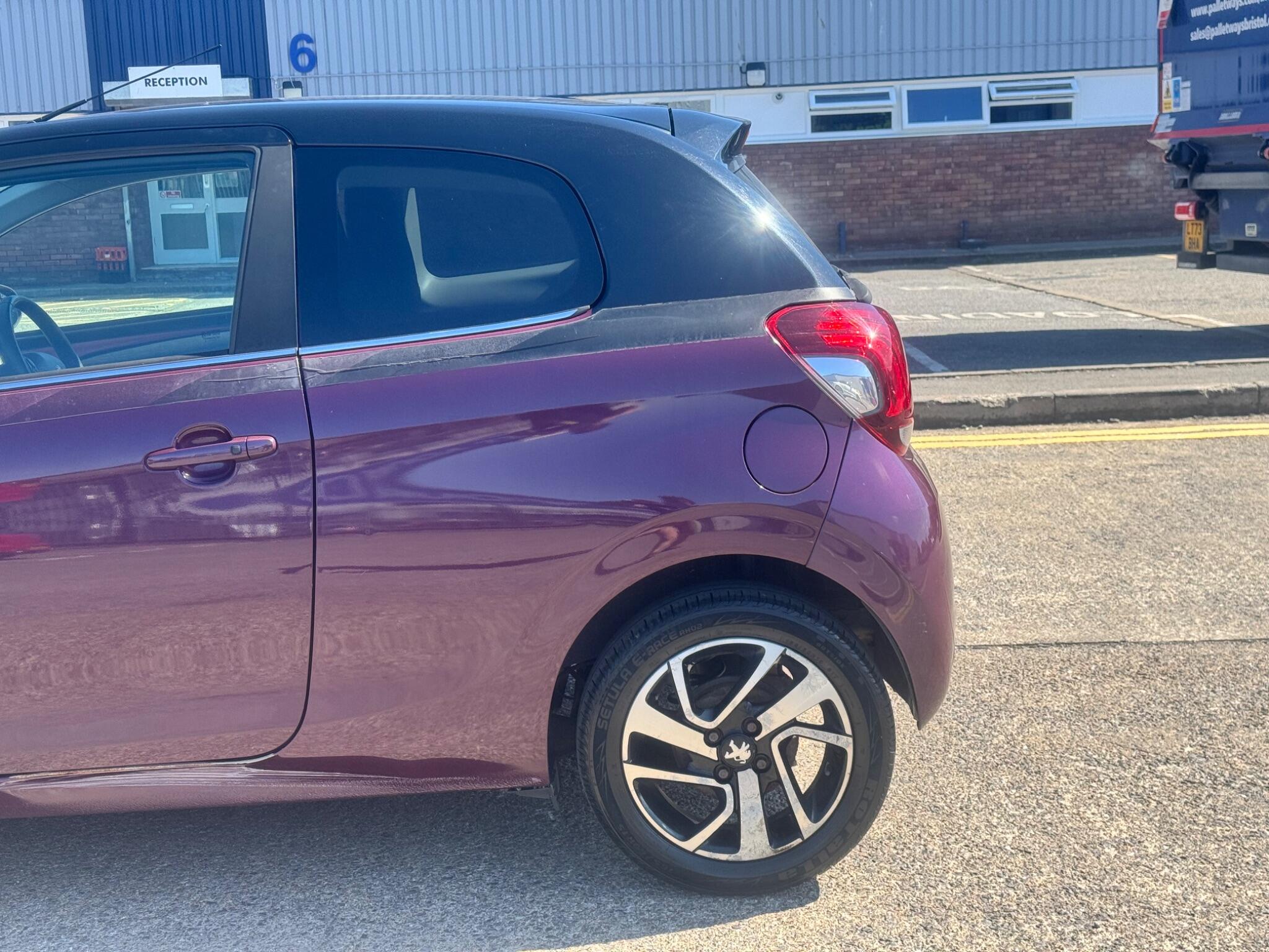 Peugeot 108 view 8