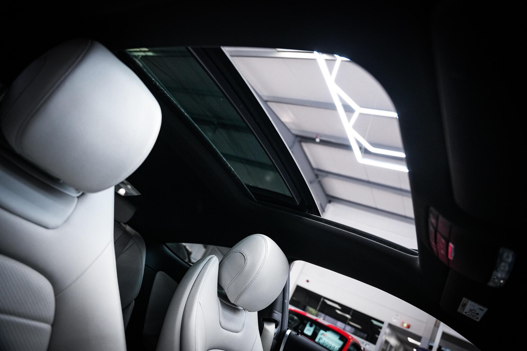 Mercedes-Benz C-Class view 9