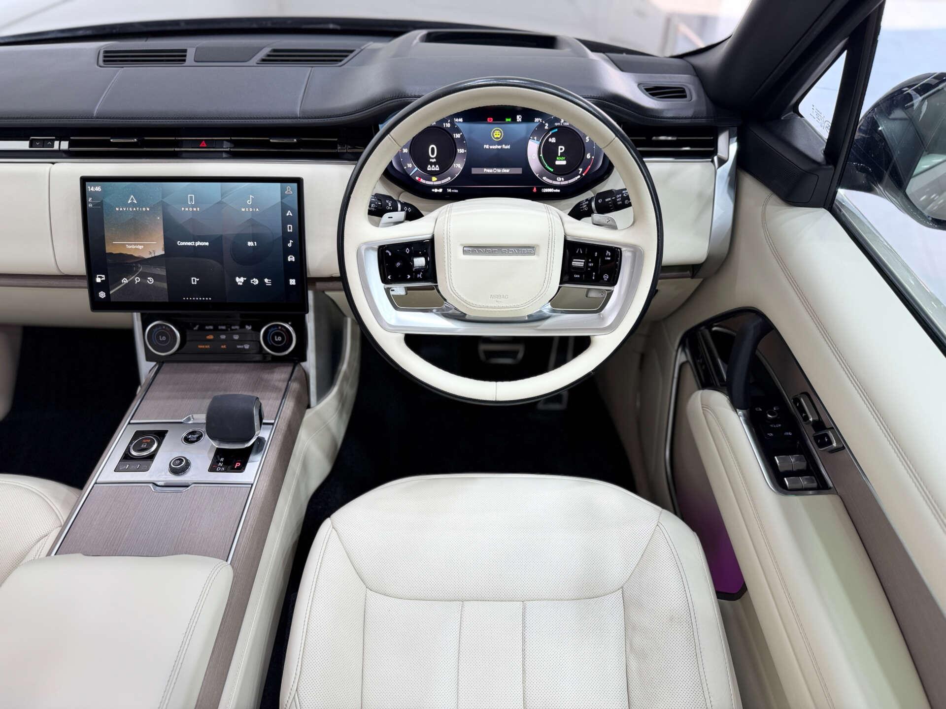 Land Rover Range Rover view 18