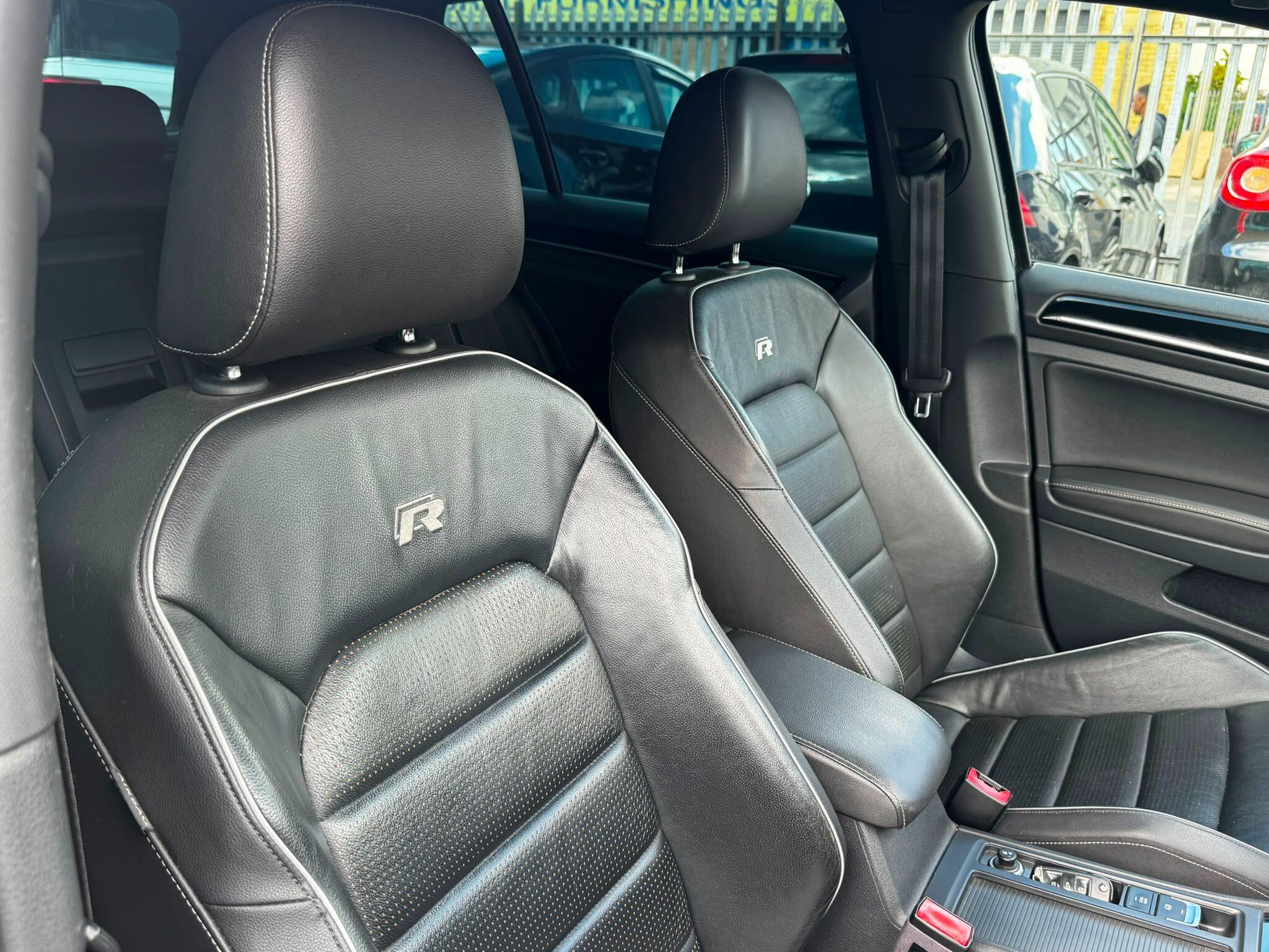 Volkswagen Golf view 17