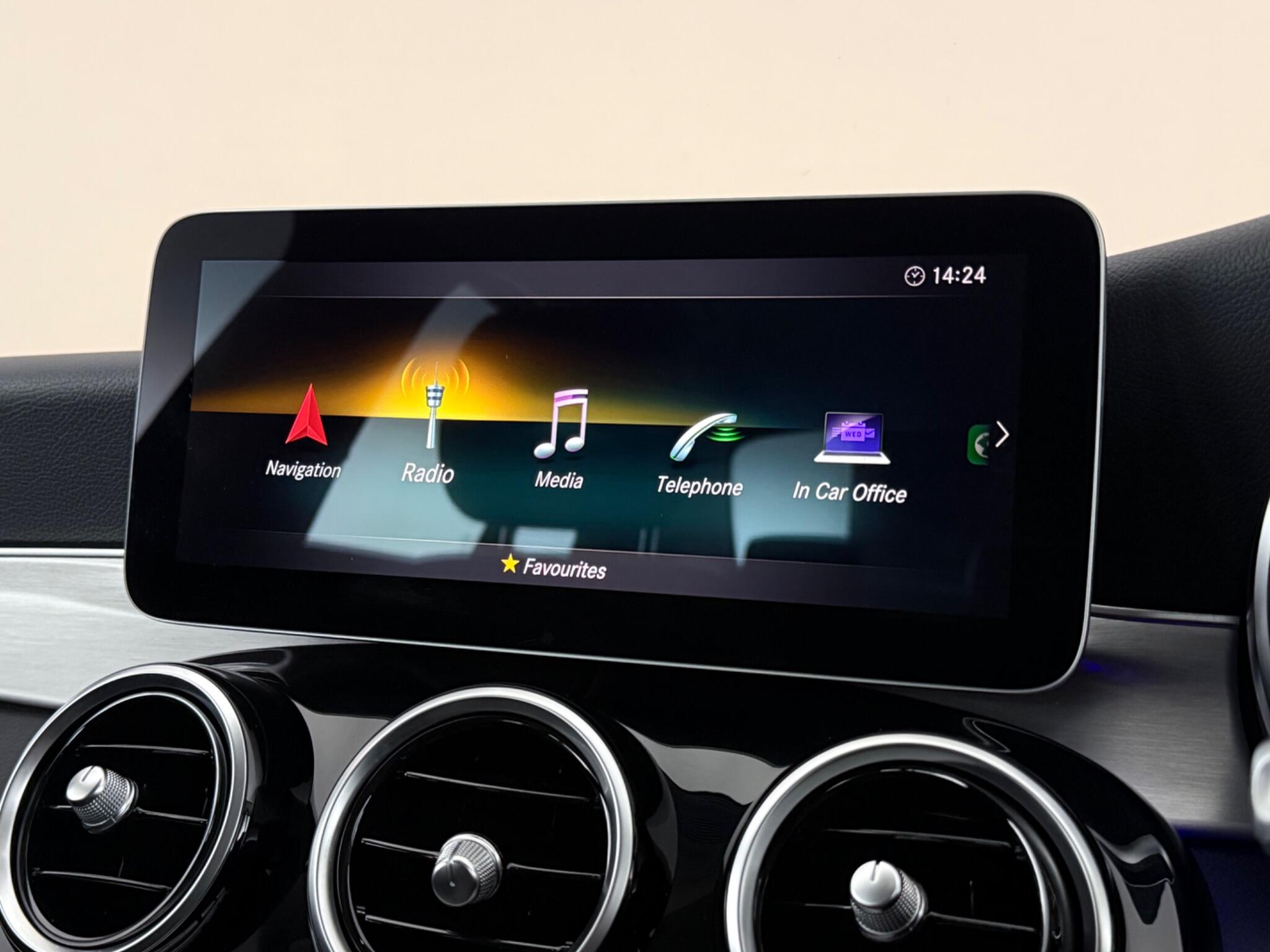 Mercedes-Benz C-Class view 25