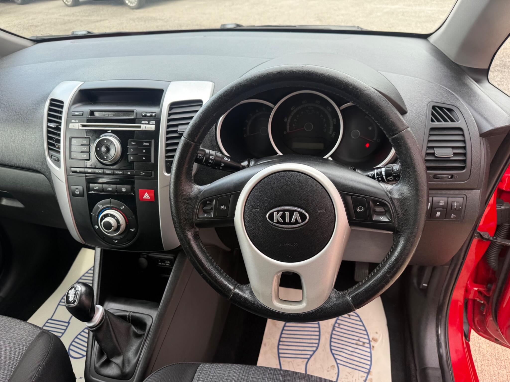 Kia Venga view 11