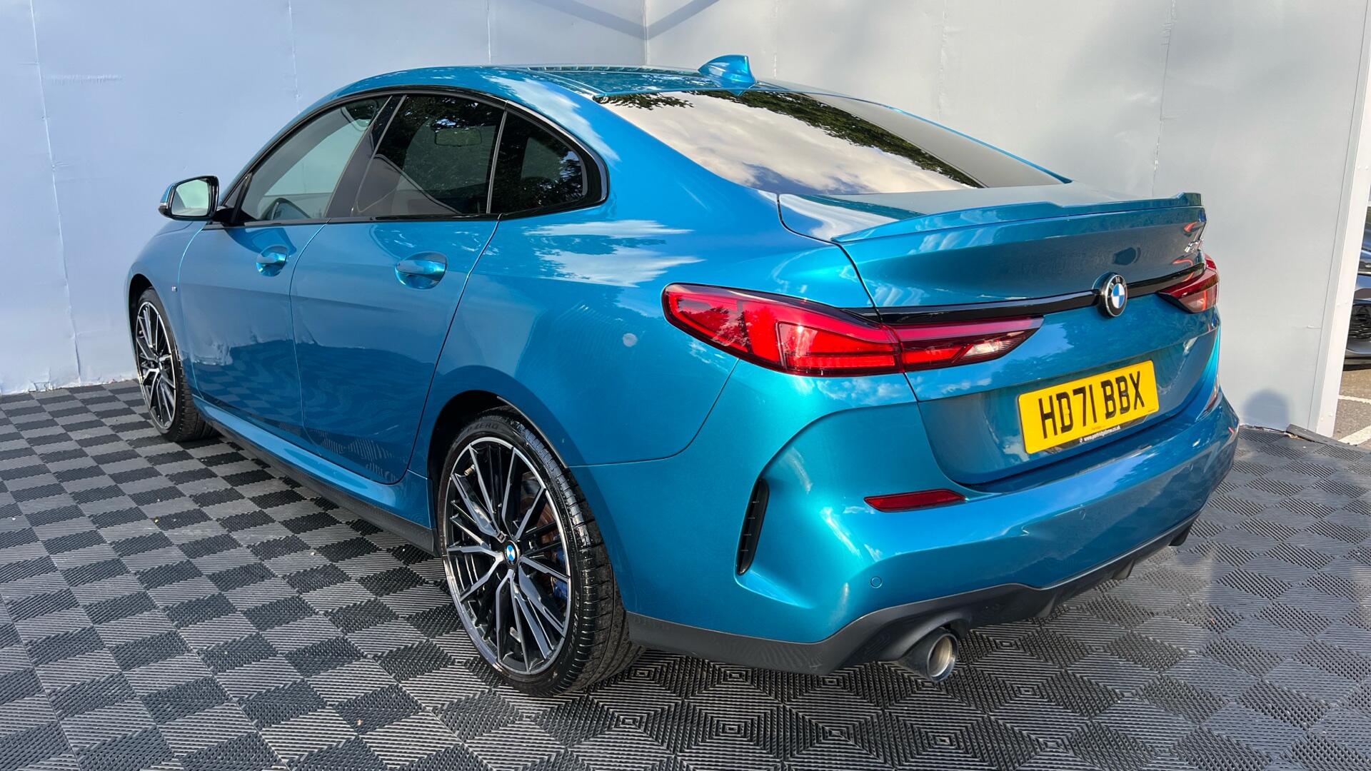 BMW 2 Series view 28
