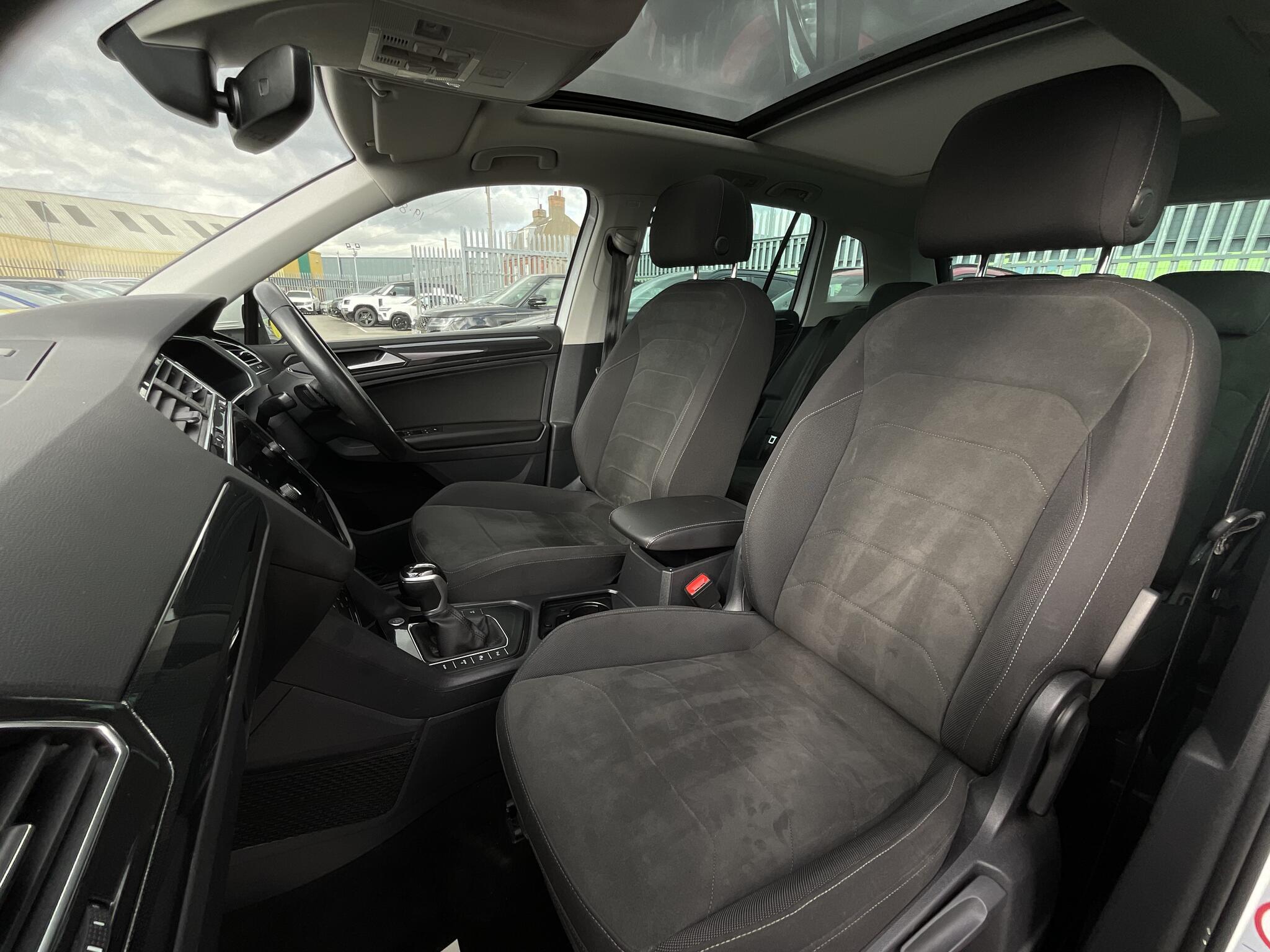 Volkswagen Tiguan view 17