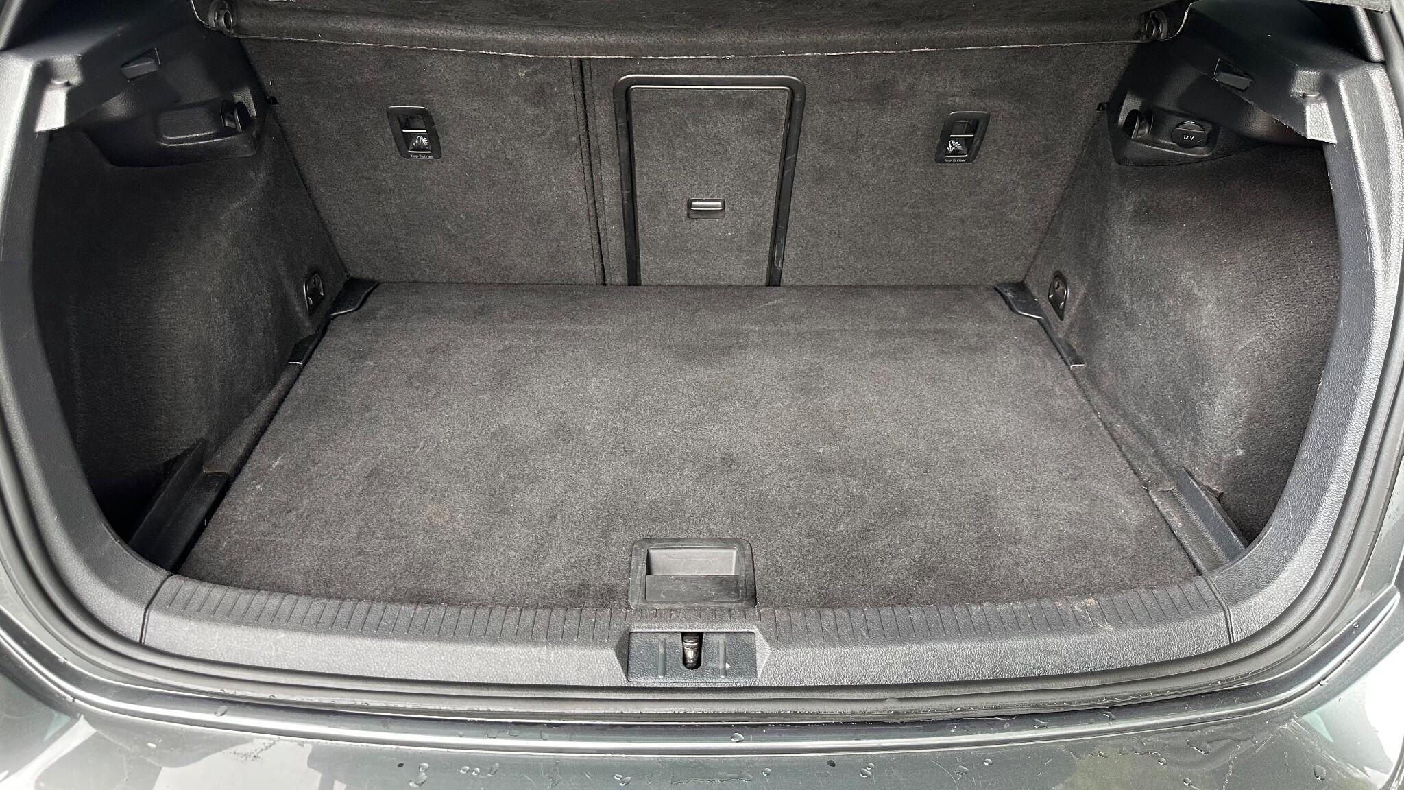 Volkswagen Golf view 28