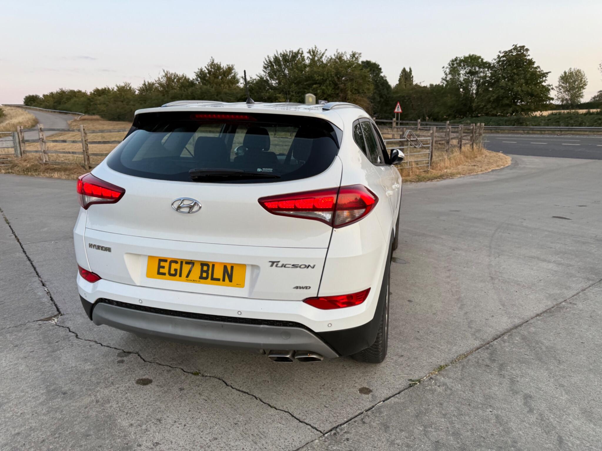 Hyundai TUCSON 2.0 CRDi Premium SE 4WD Euro 6 5dr — photo 18 of 102