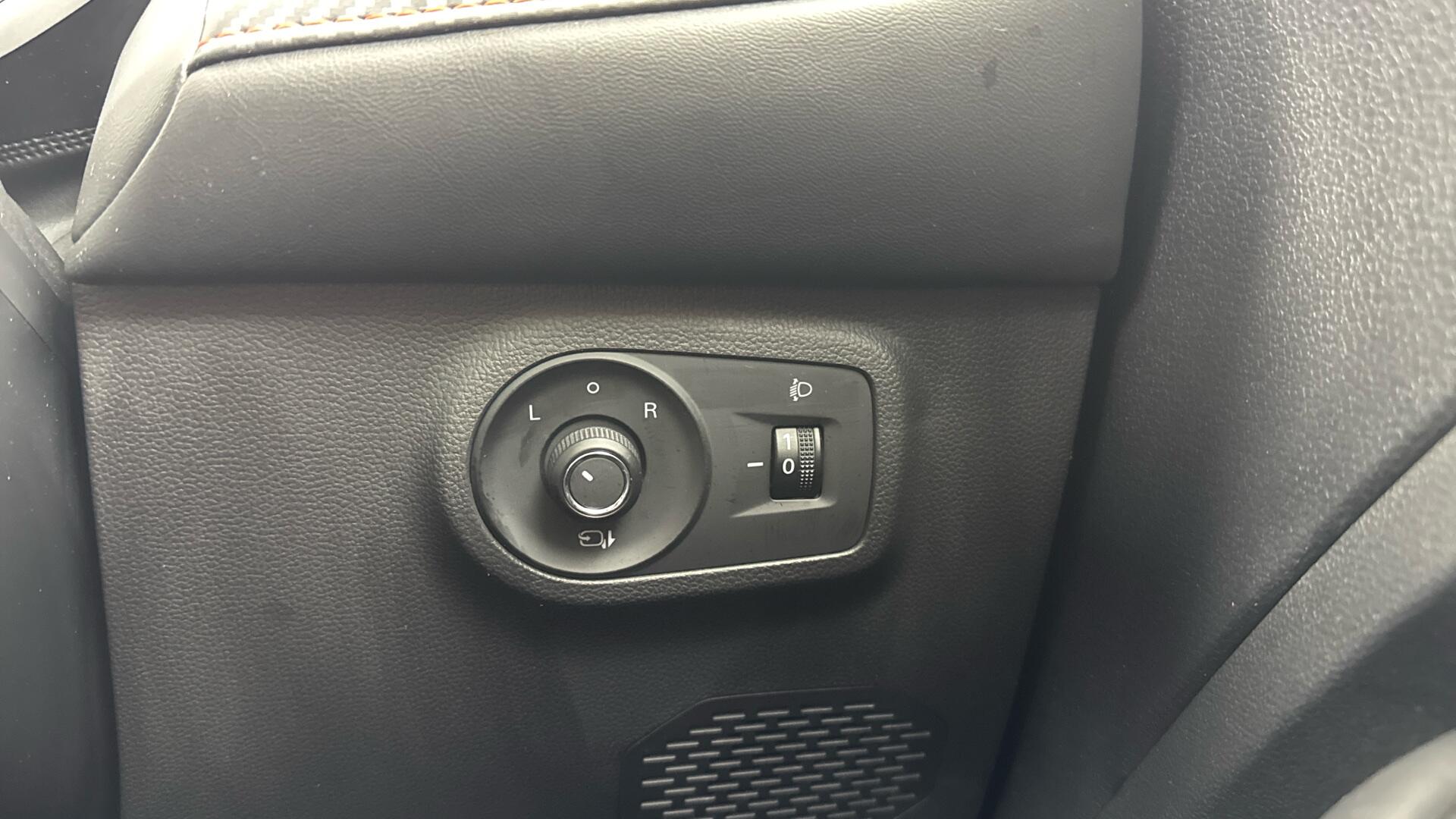 MG ZS view 45