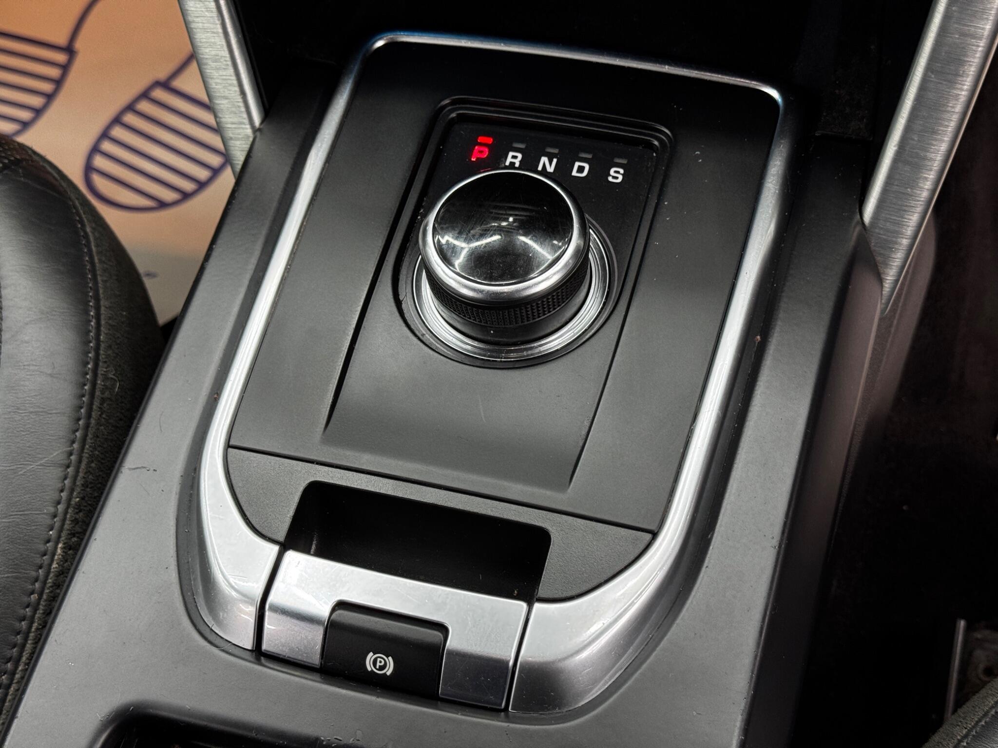 Land Rover Discovery Sport view 26