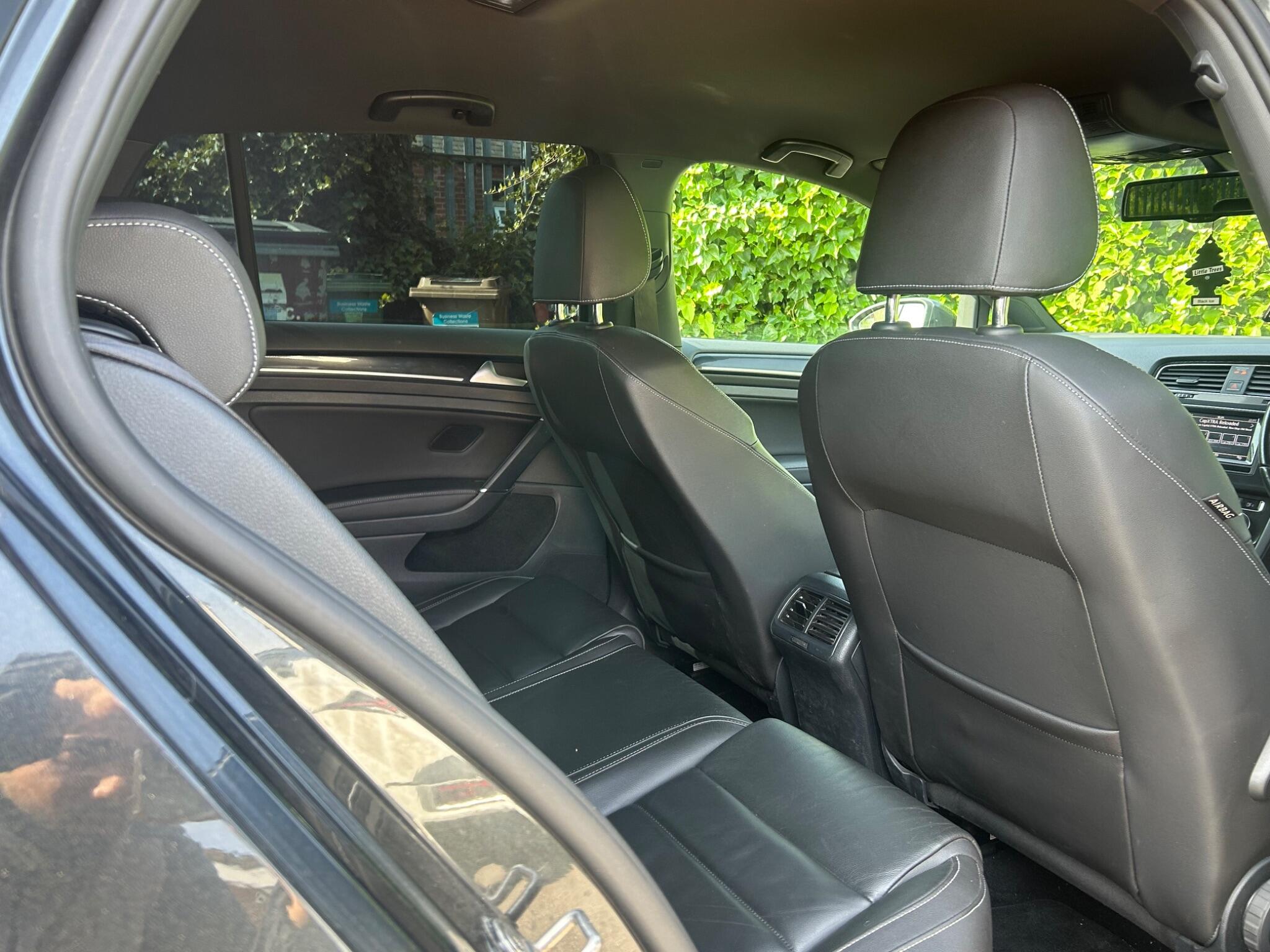 Volkswagen Golf view 24
