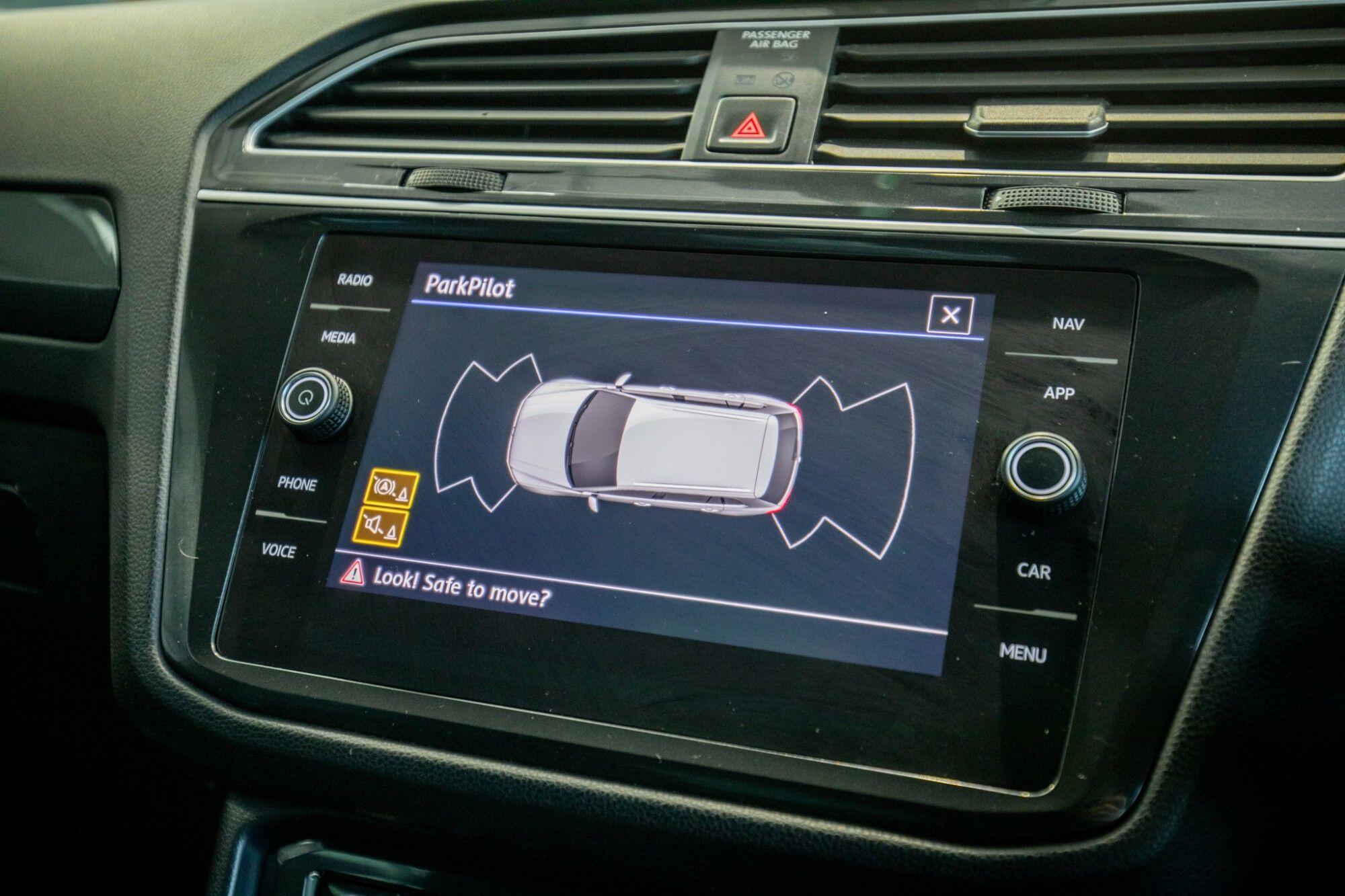 Volkswagen Tiguan view 21