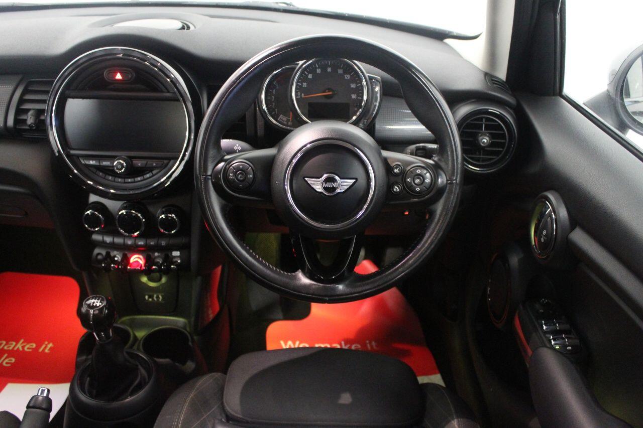 Mini Hatch view 43