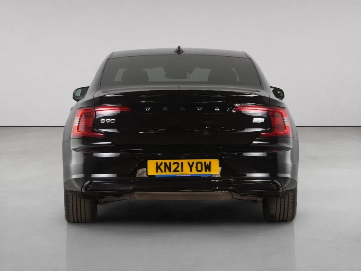 Volvo S90 view 7