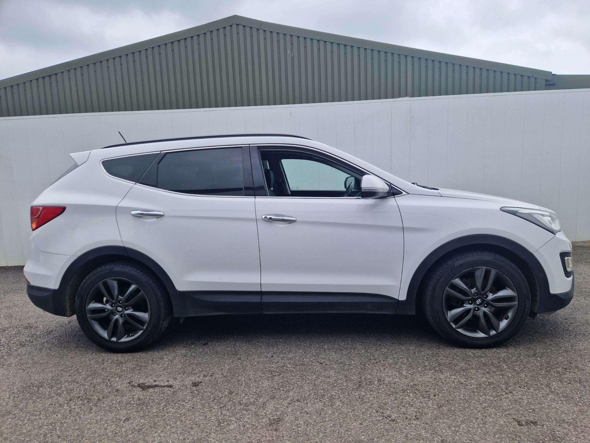 Hyundai Santa FE view 2