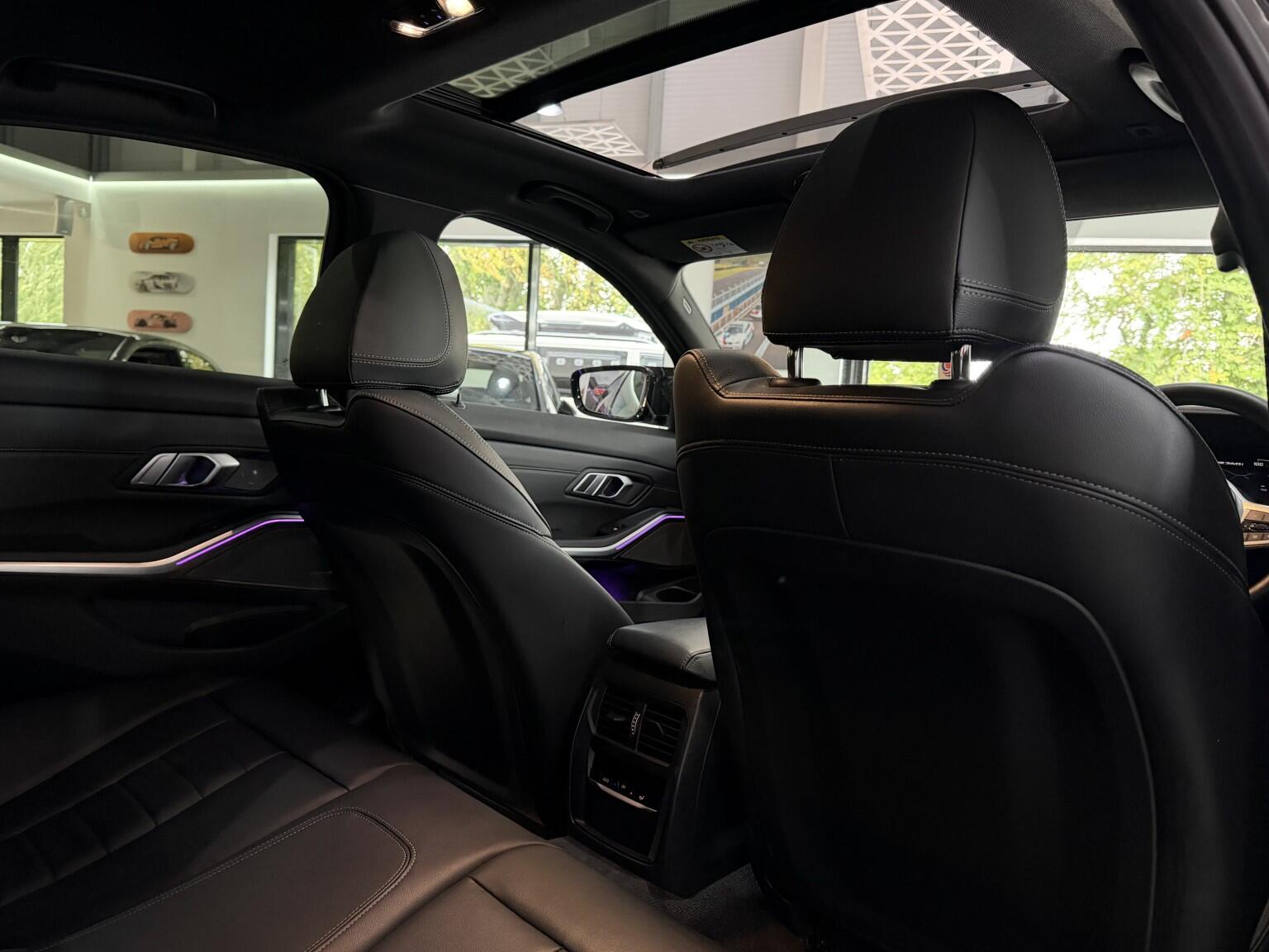 BMW 3 Series view 38
