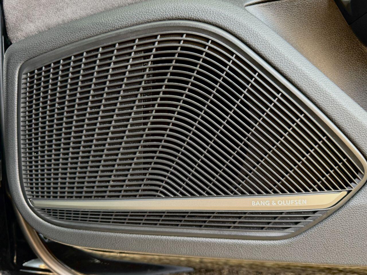 Audi Audi S5 view 24