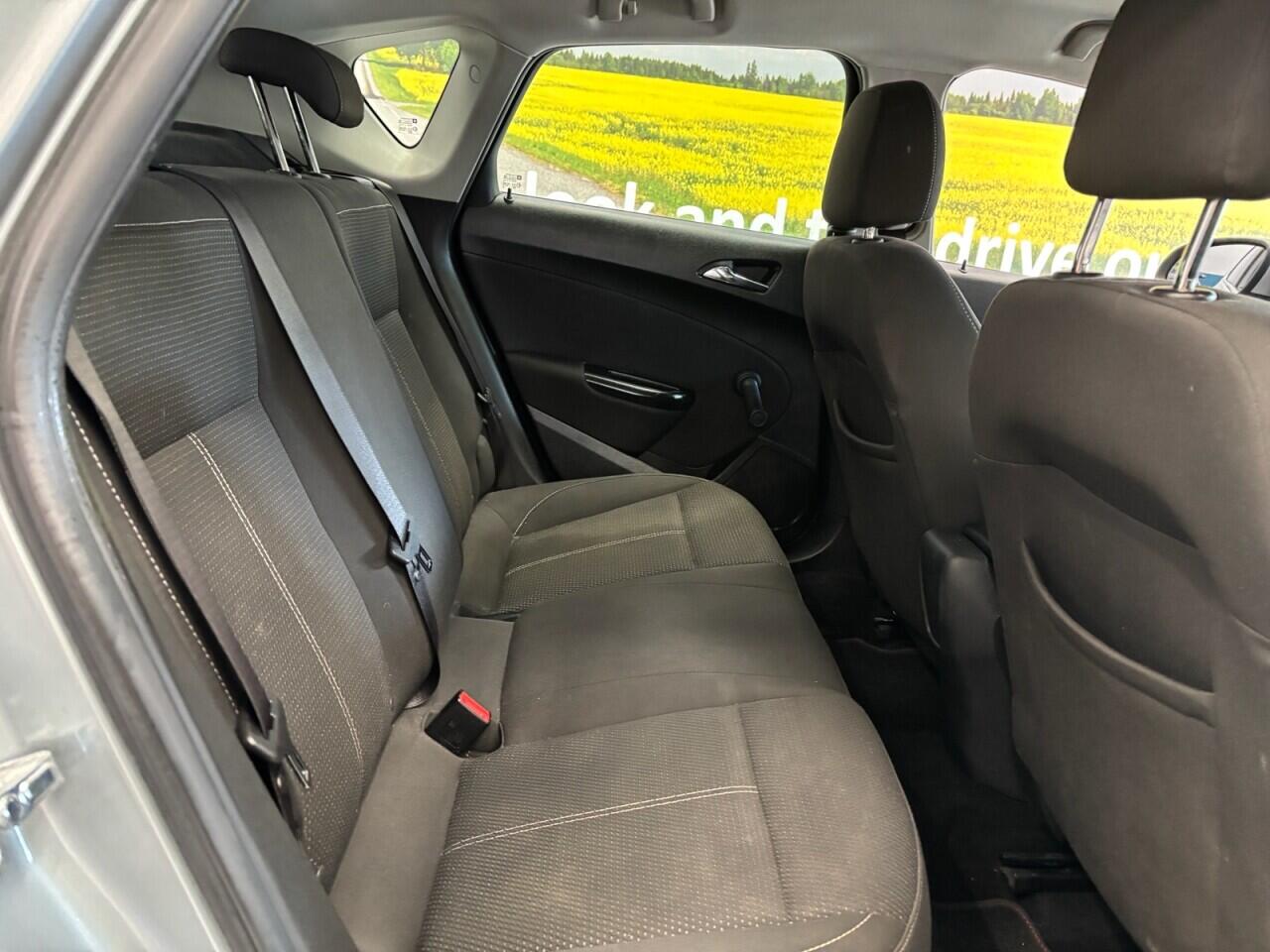 Vauxhall Astra view 20