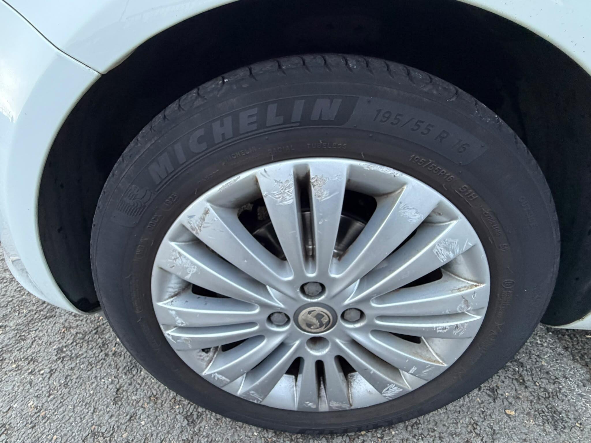 Vauxhall Corsa view 19