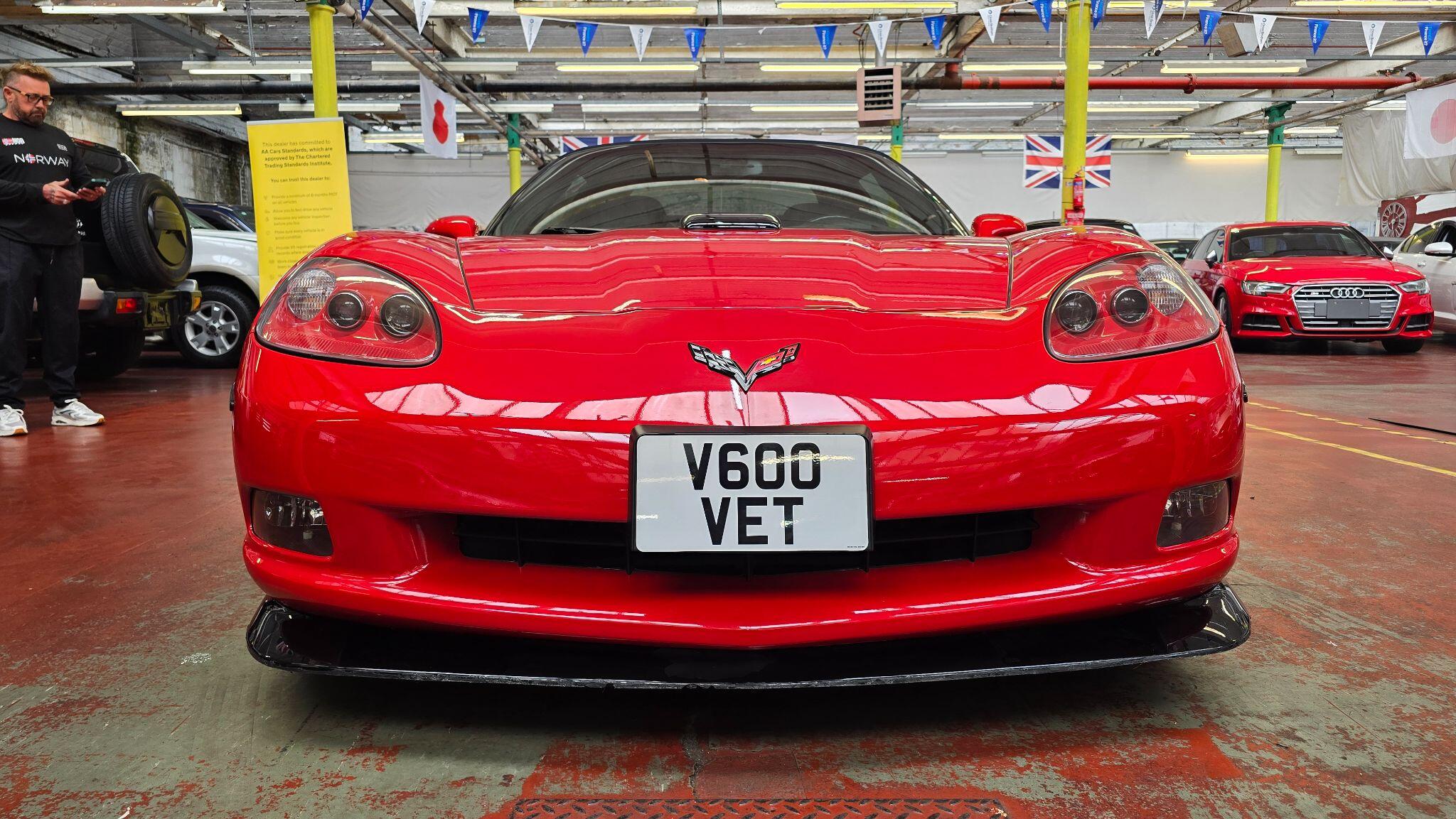 Chevrolet Corvette view 18