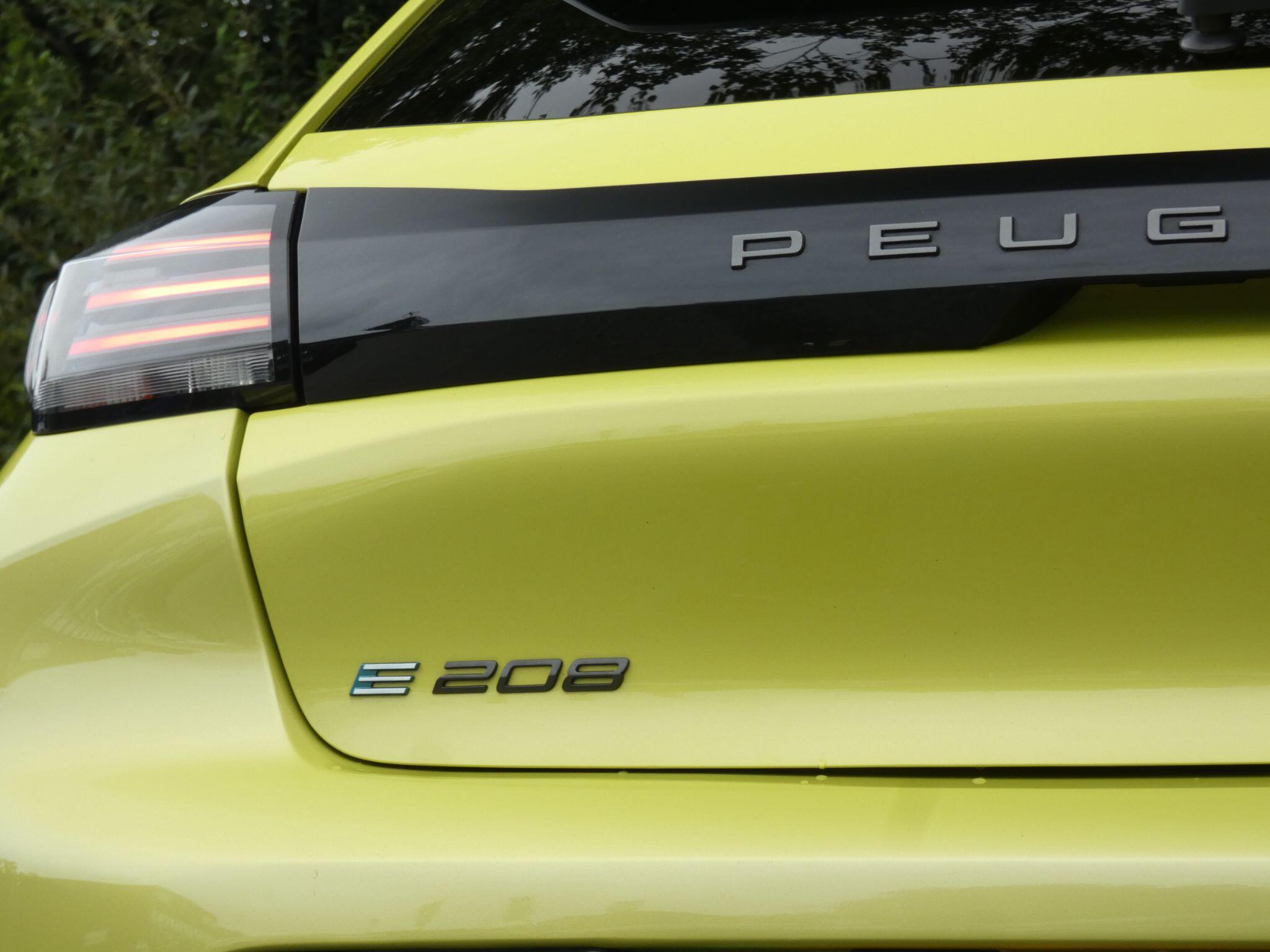 Peugeot E-208 view 7