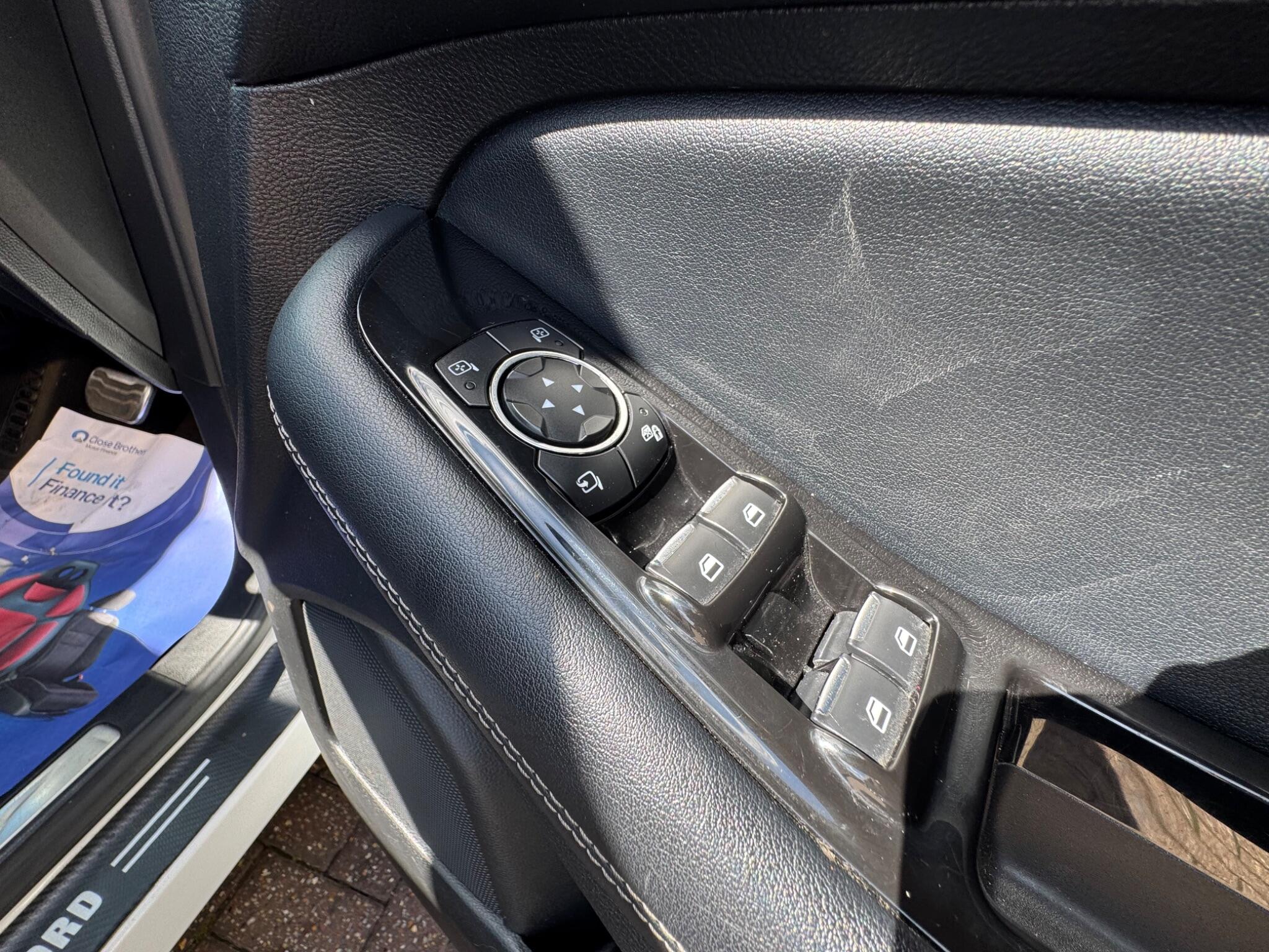 Ford Edge view 17