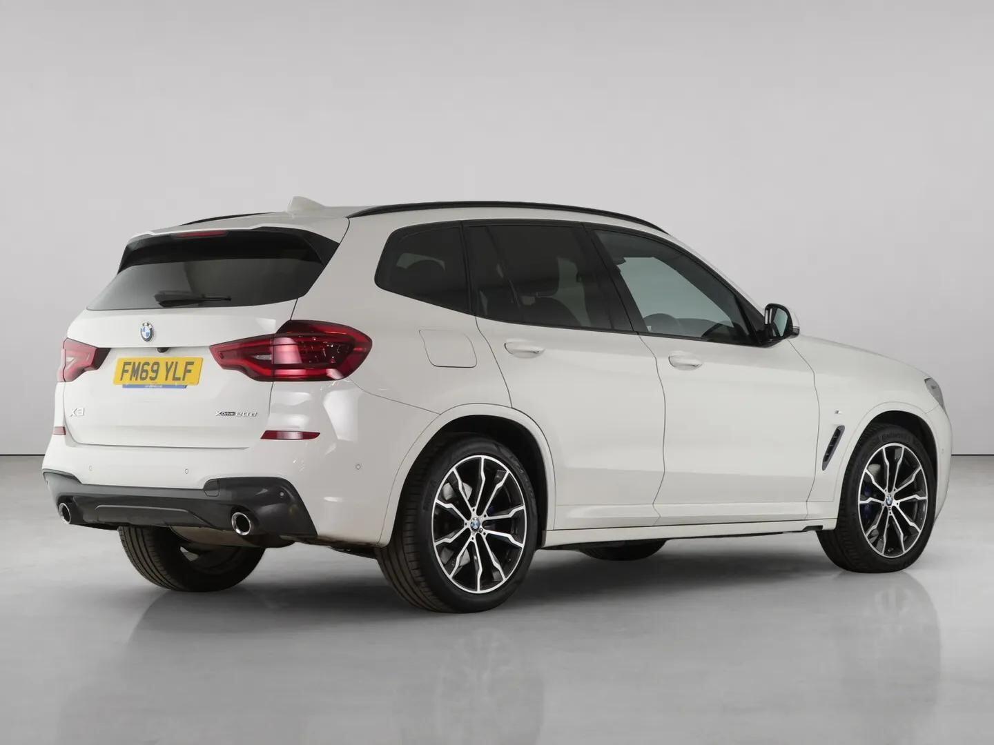 BMW X3 view 12