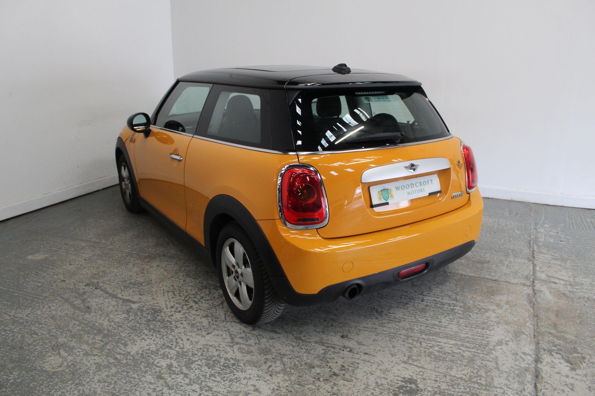 Mini Hatch view 7
