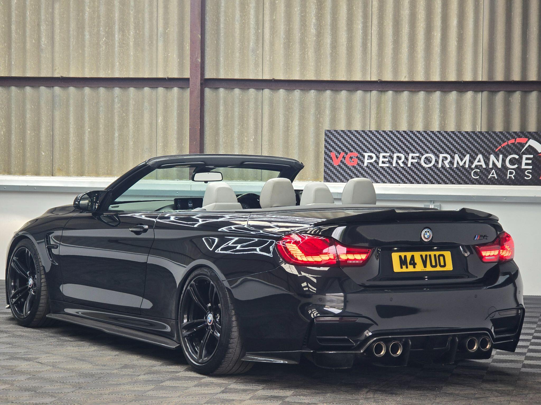 BMW M4 view 3