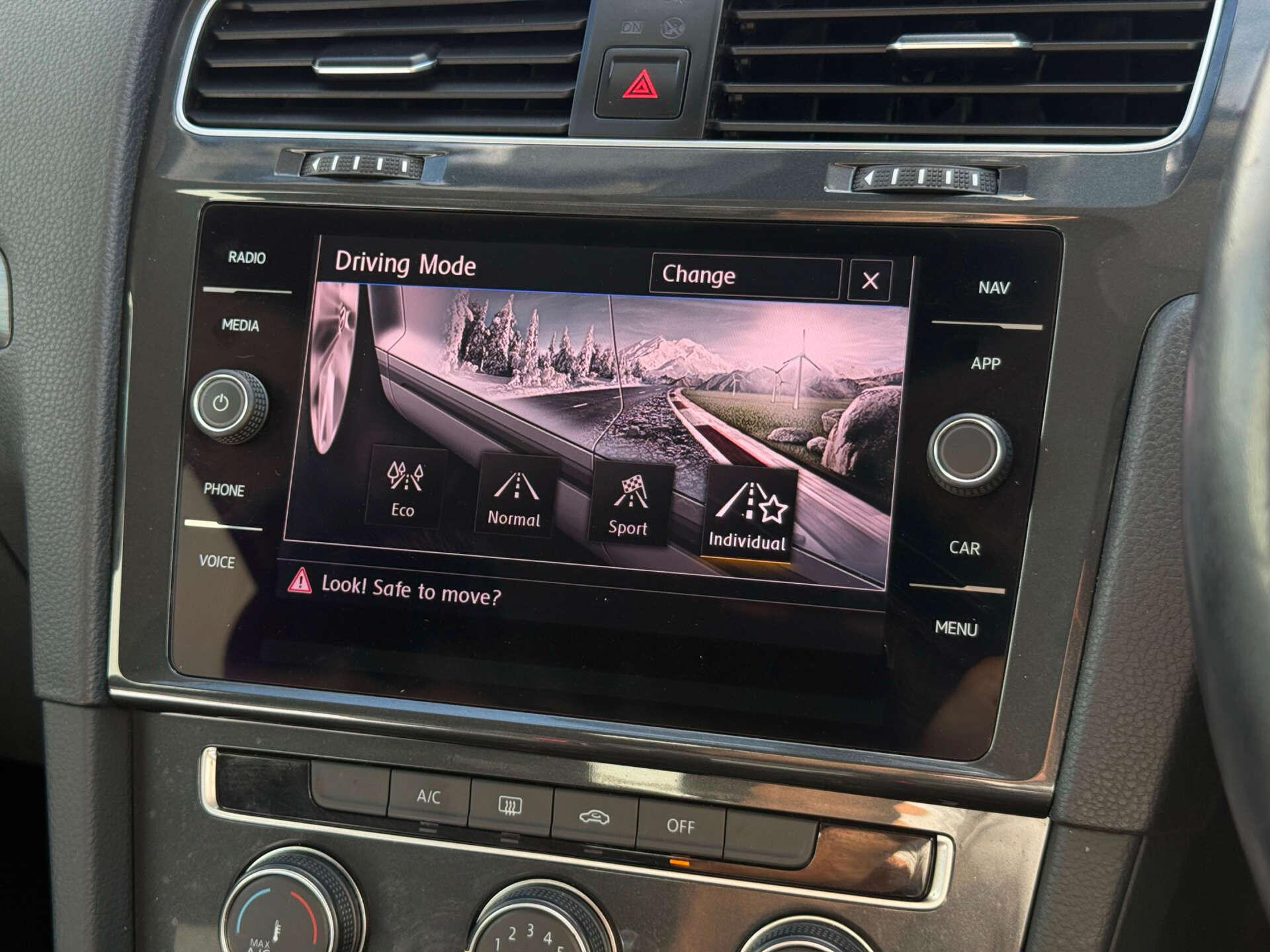 Volkswagen Golf view 78