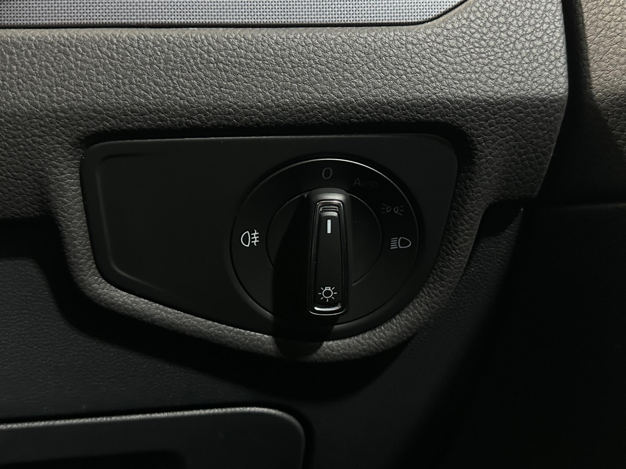 Volkswagen Touran view 18