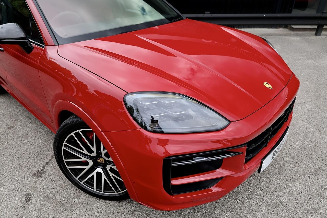 Porsche Cayenne view 28