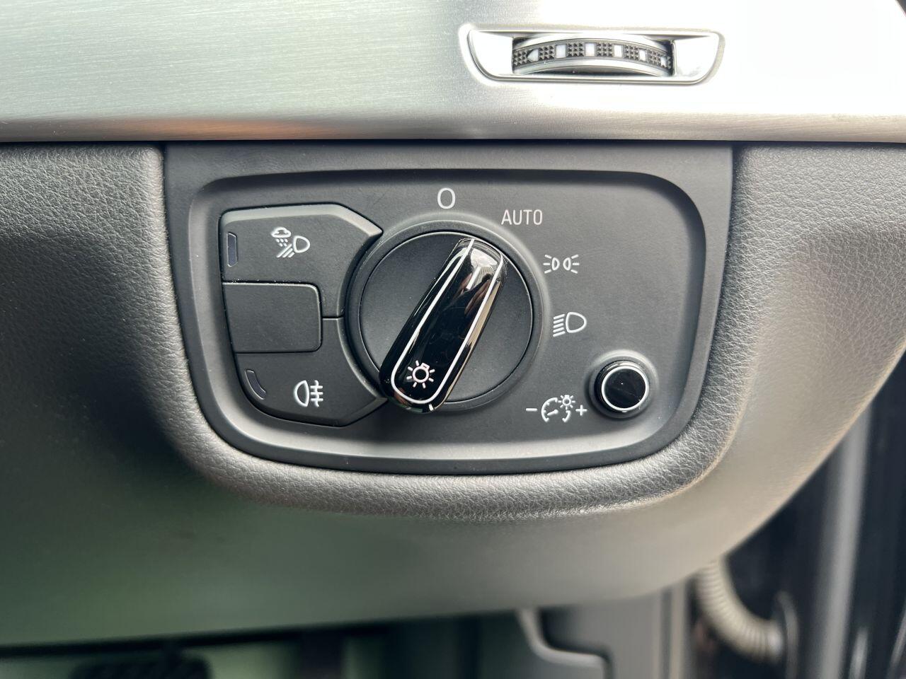 Audi A8 view 40