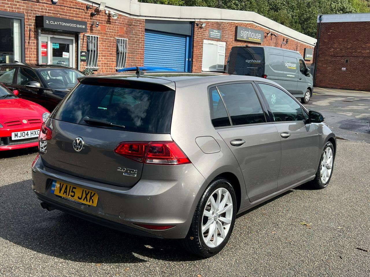 Volkswagen Golf view 4