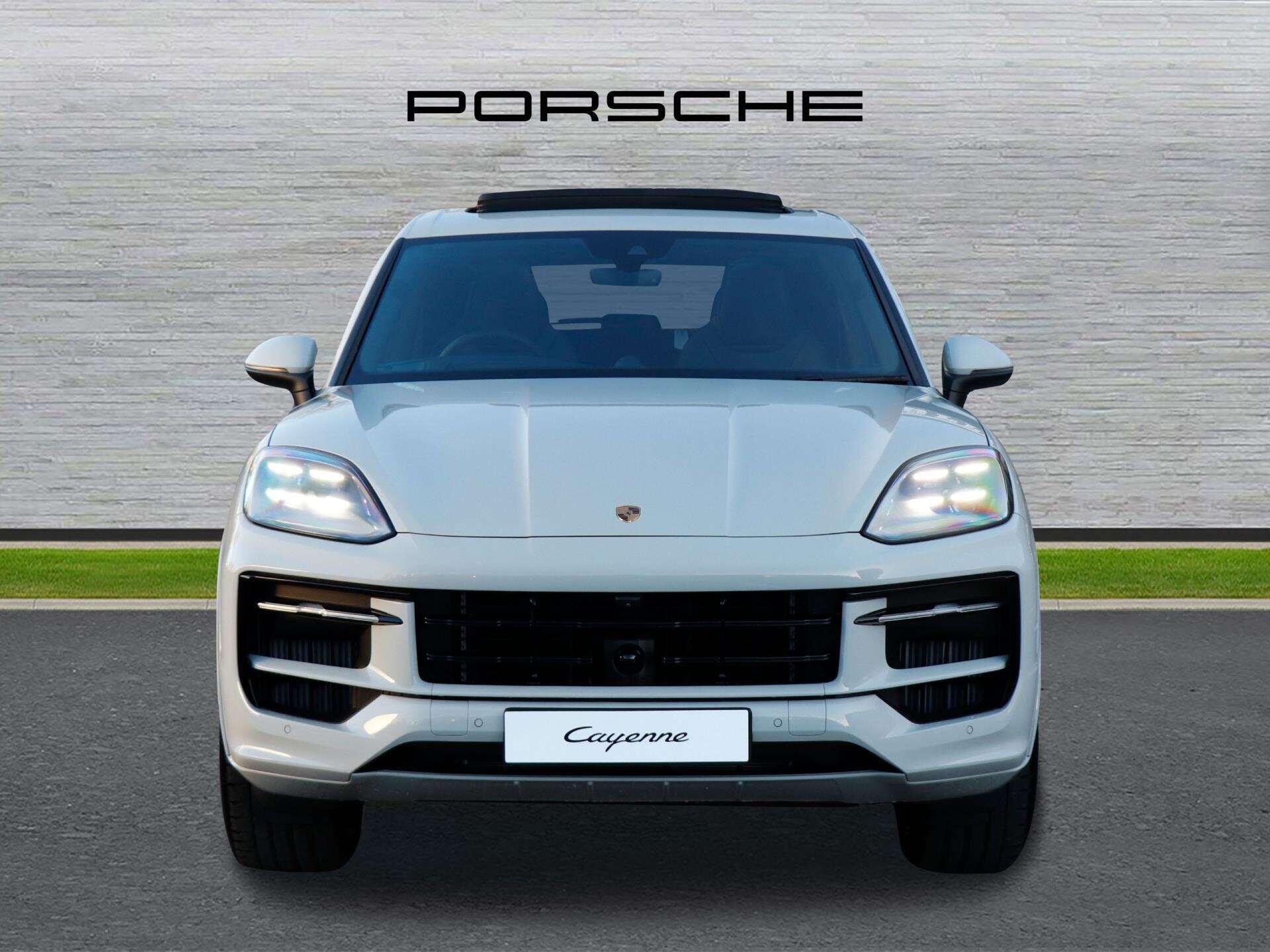 Porsche Cayenne view 8