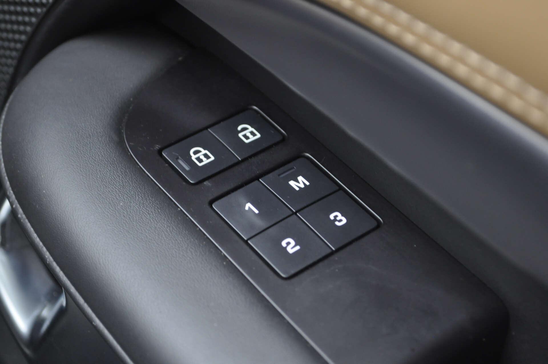 Land Rover Discovery view 37