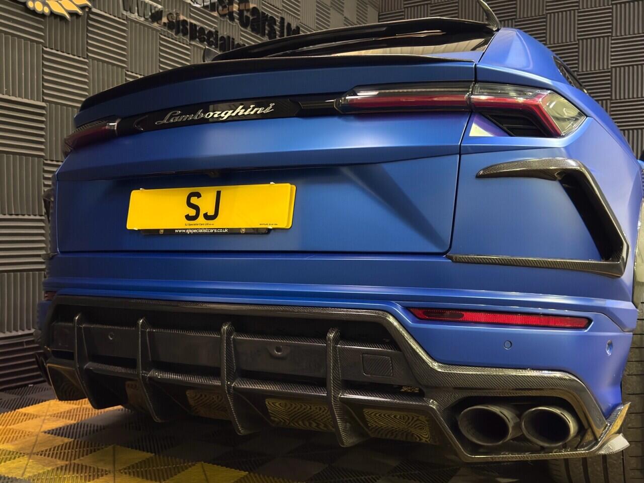 Lamborghini Urus view 19