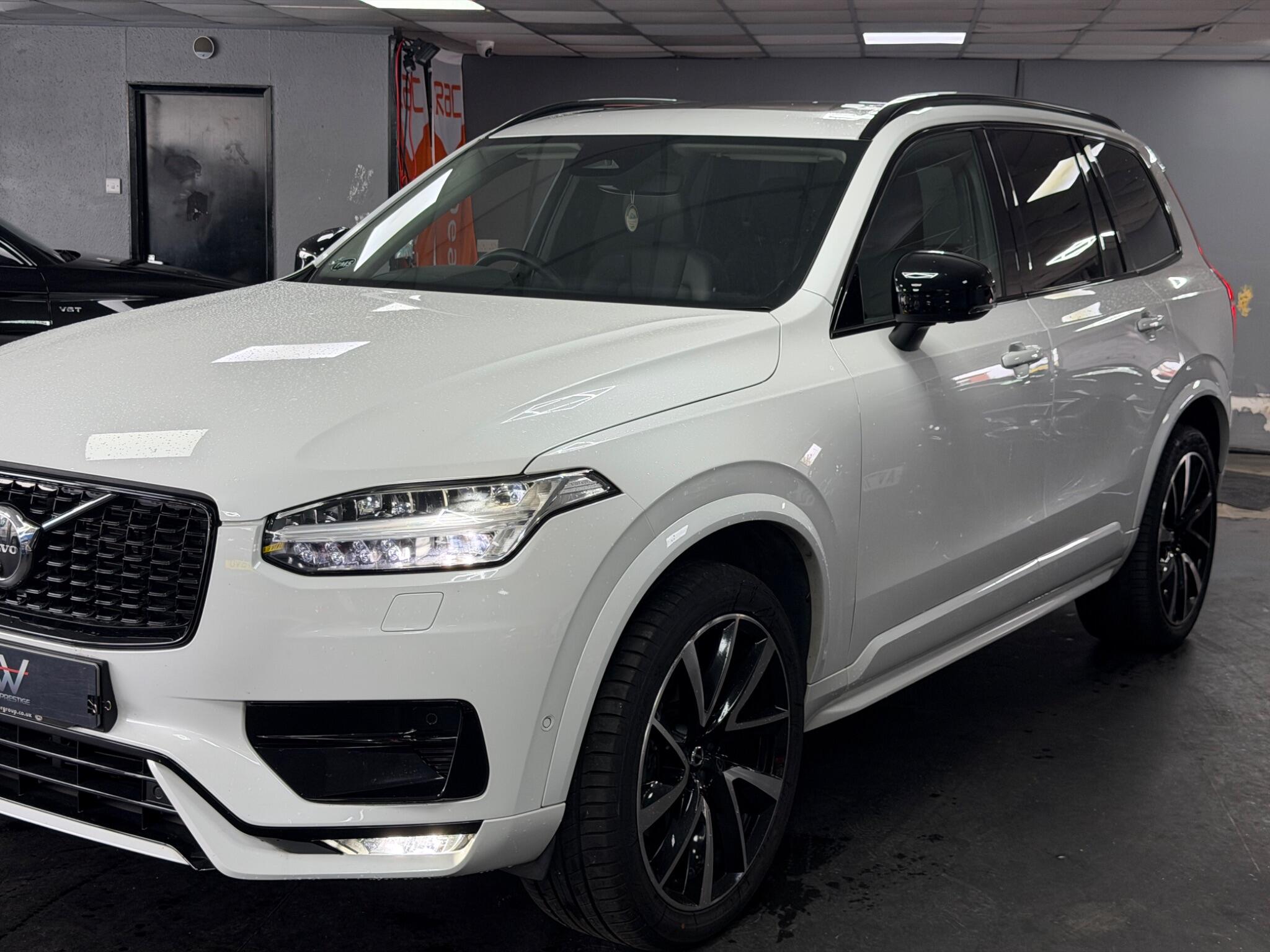 Volvo XC90 view 29