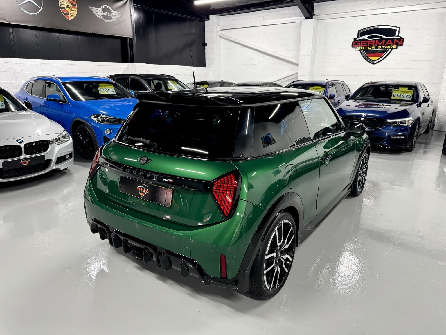 Mini Cooper Cooper view 2