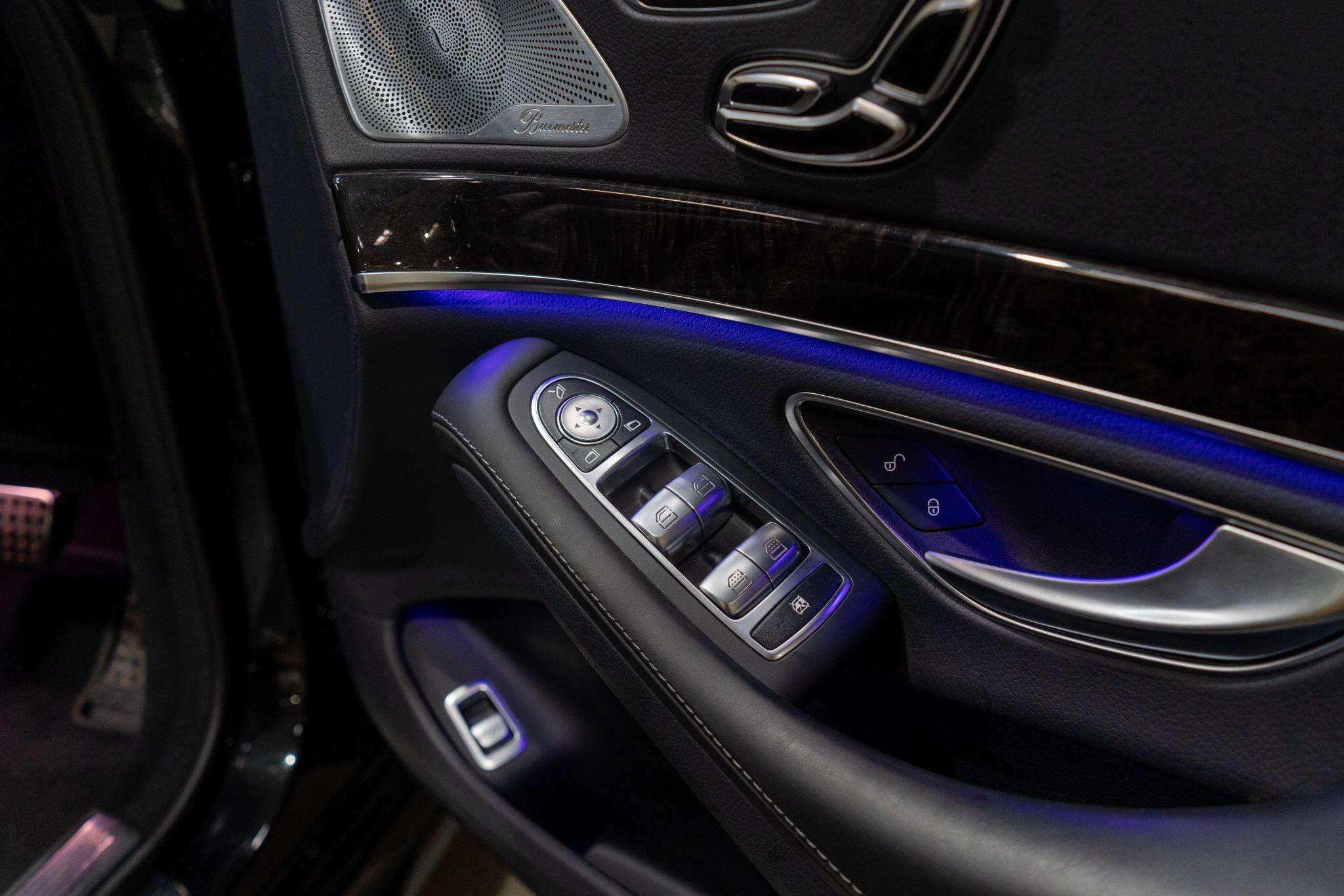 Mercedes-Benz S-Class view 22