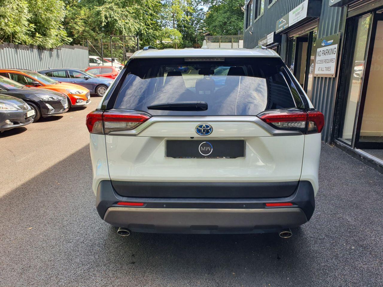 Toyota Rav4 view 4