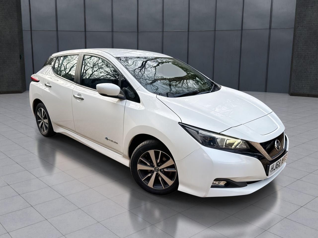 2018 Nissan Leaf in White for sale