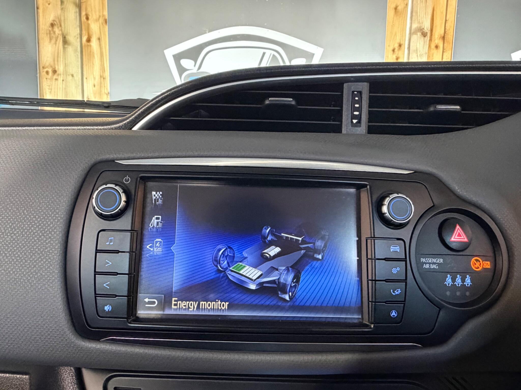 Toyota Yaris view 33