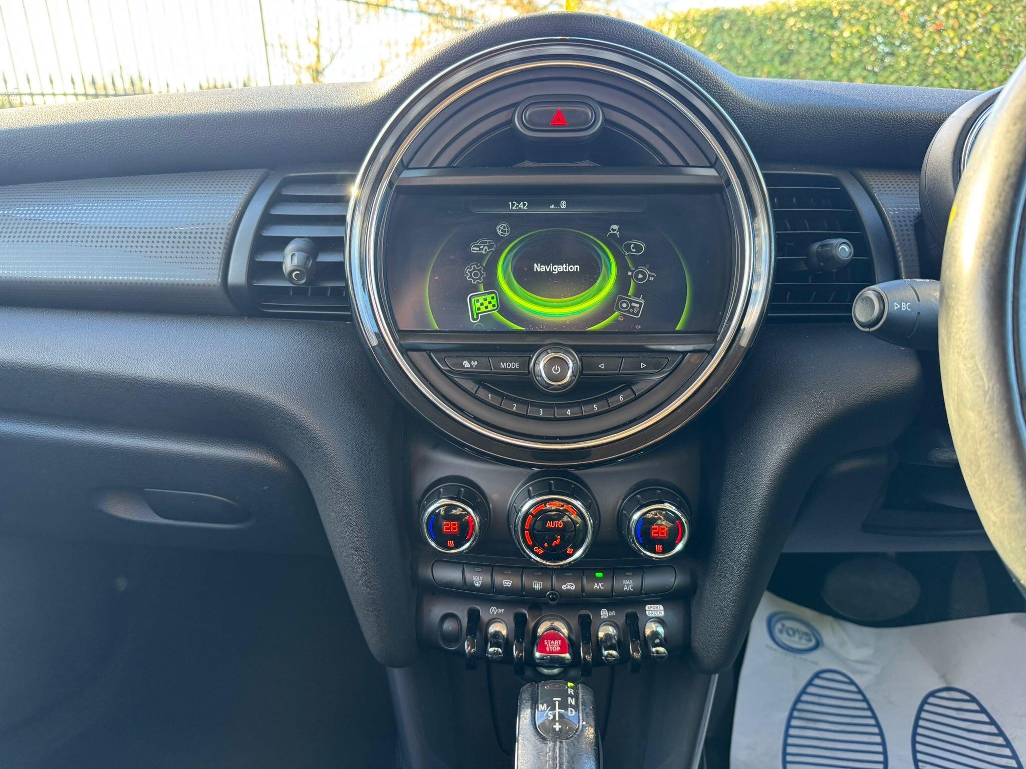 2018 MINI Hatch 1.5 Cooper Steptronic Euro 6 (s/s) 5dr • 107,132 miles image 16