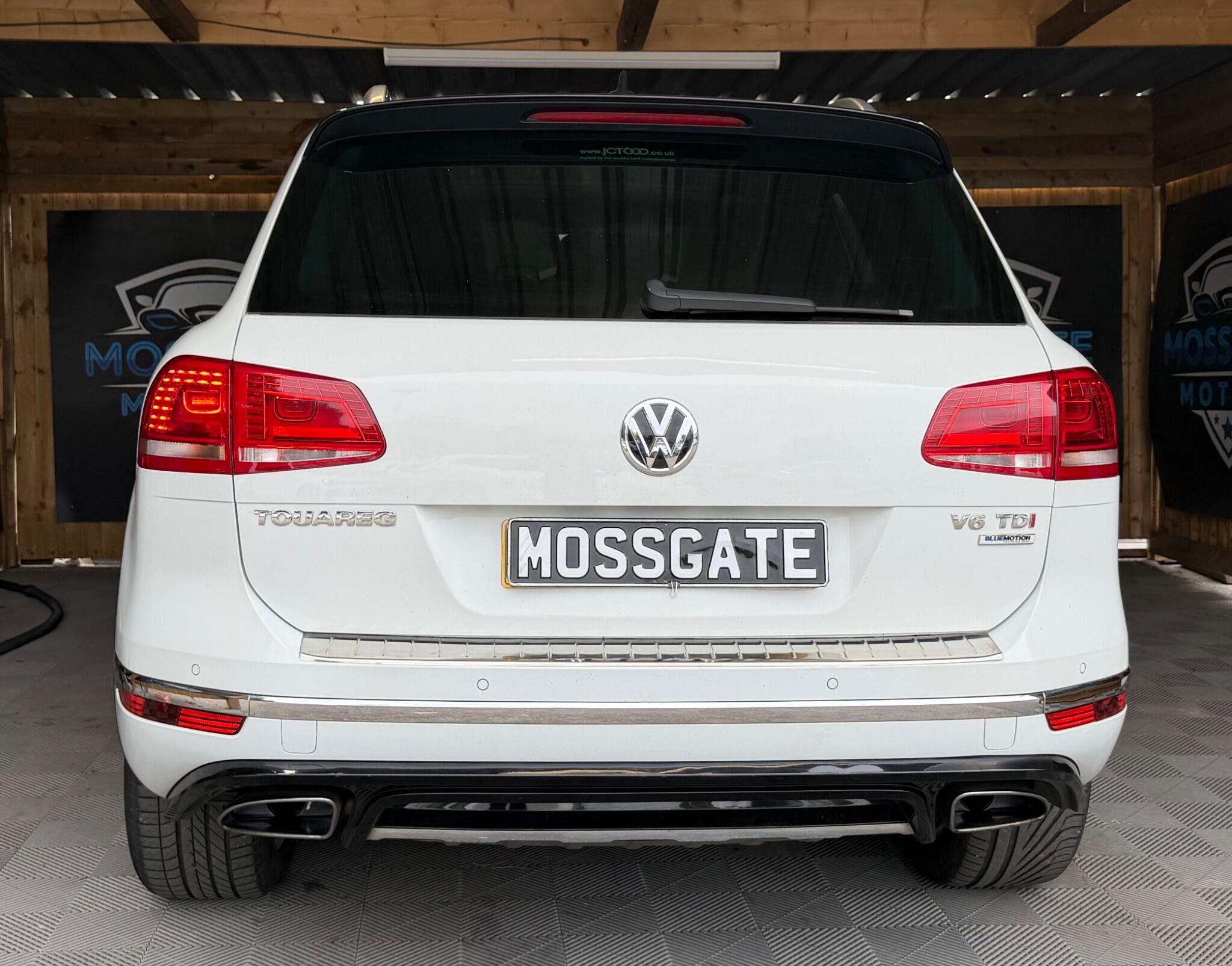 Volkswagen Touareg view 11