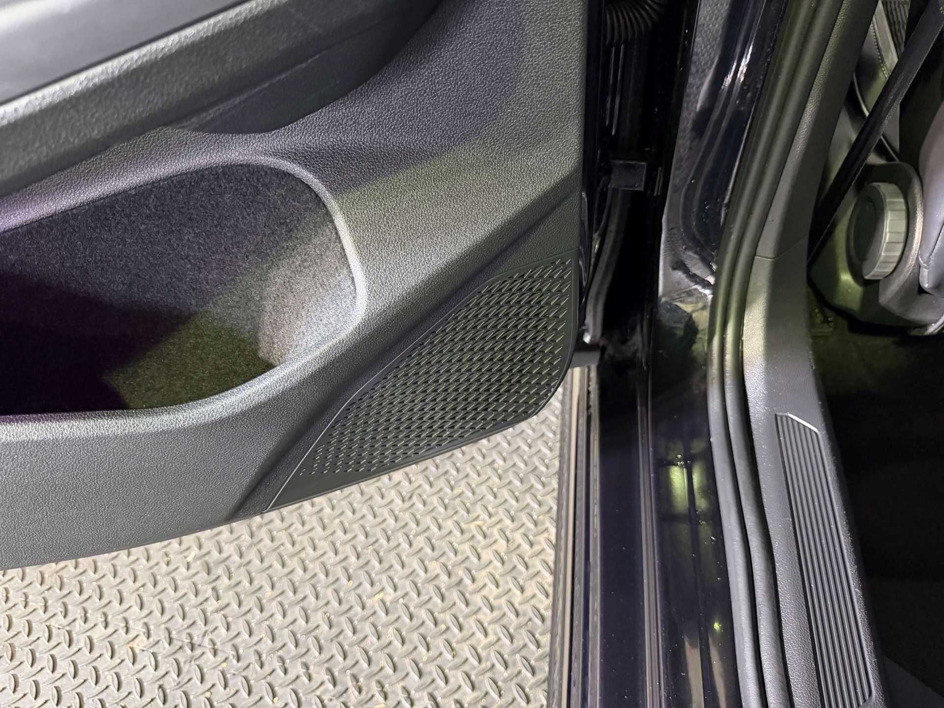 Volkswagen Golf view 59