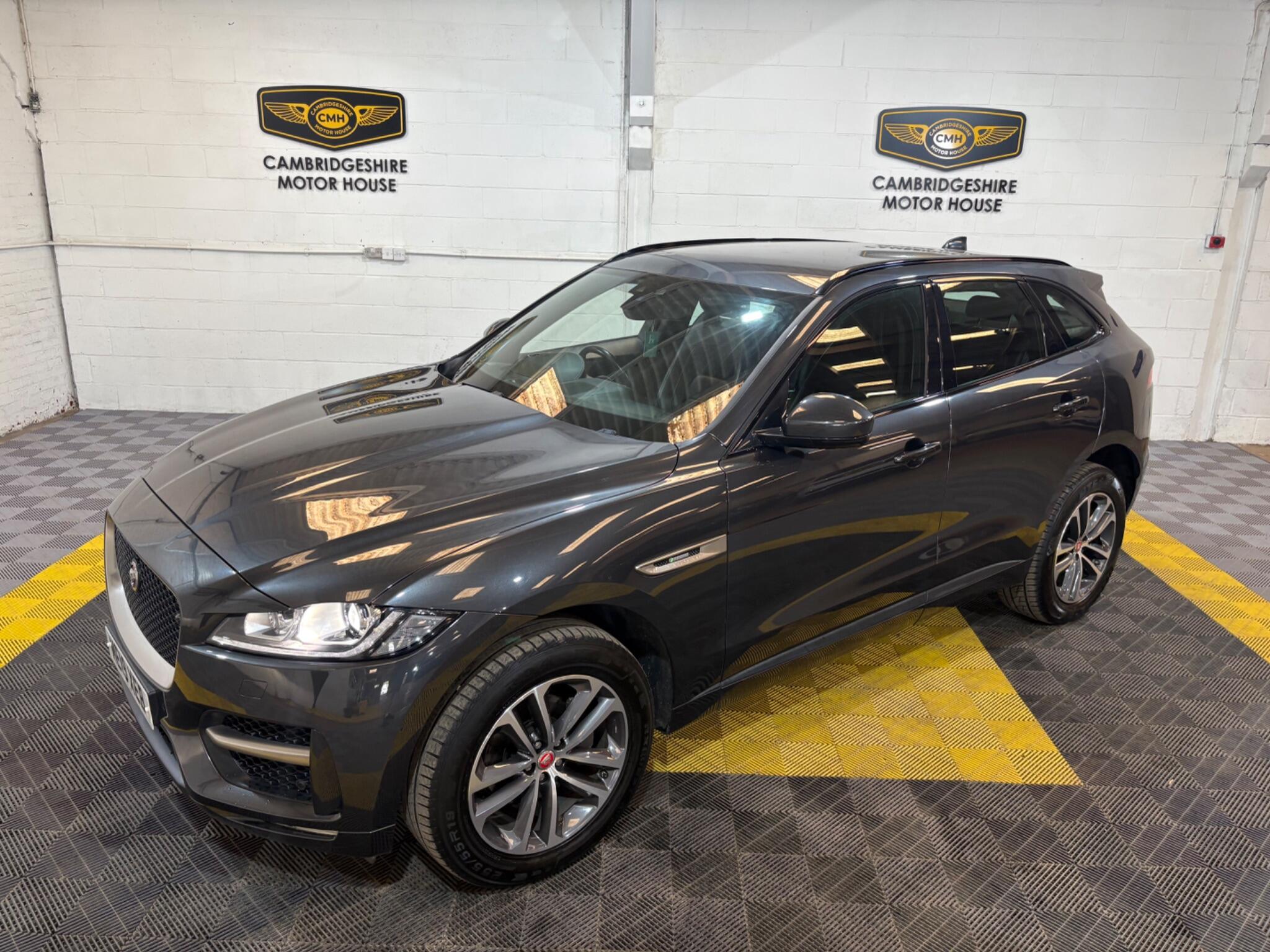 Jaguar F-Pace view 3