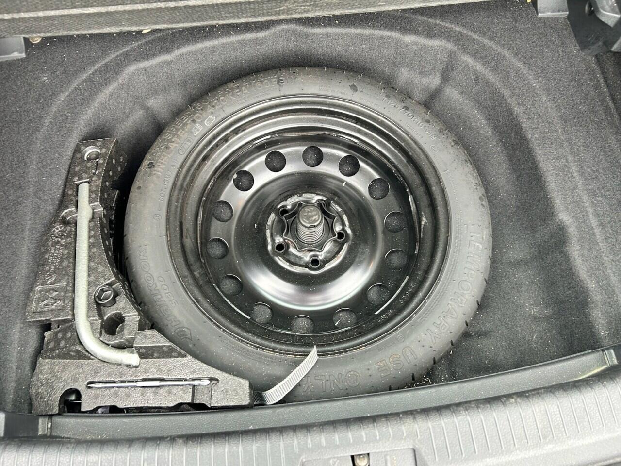 Volkswagen Golf view 19