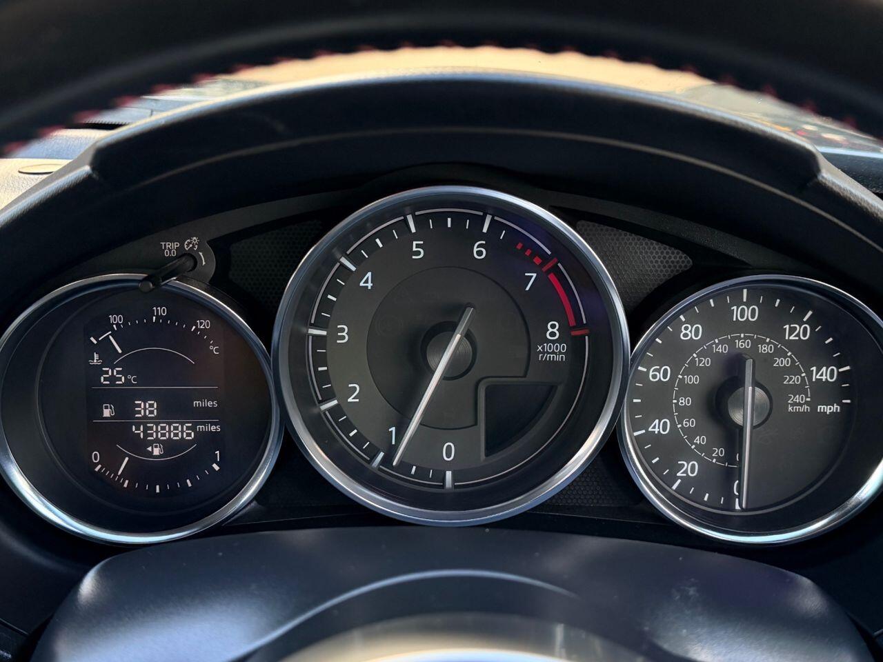 Mazda MX-5 view 27