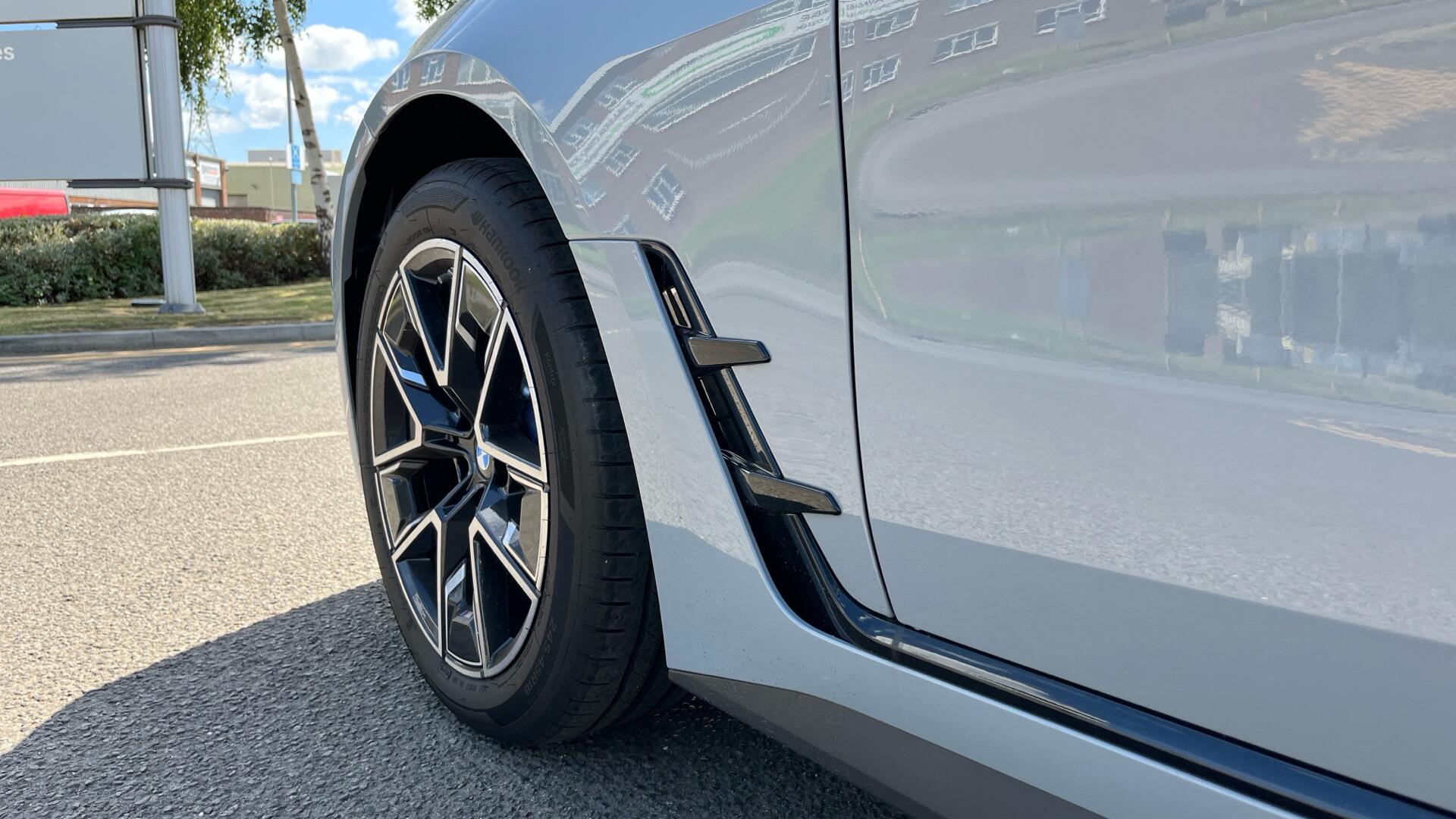 BMW i4 view 38
