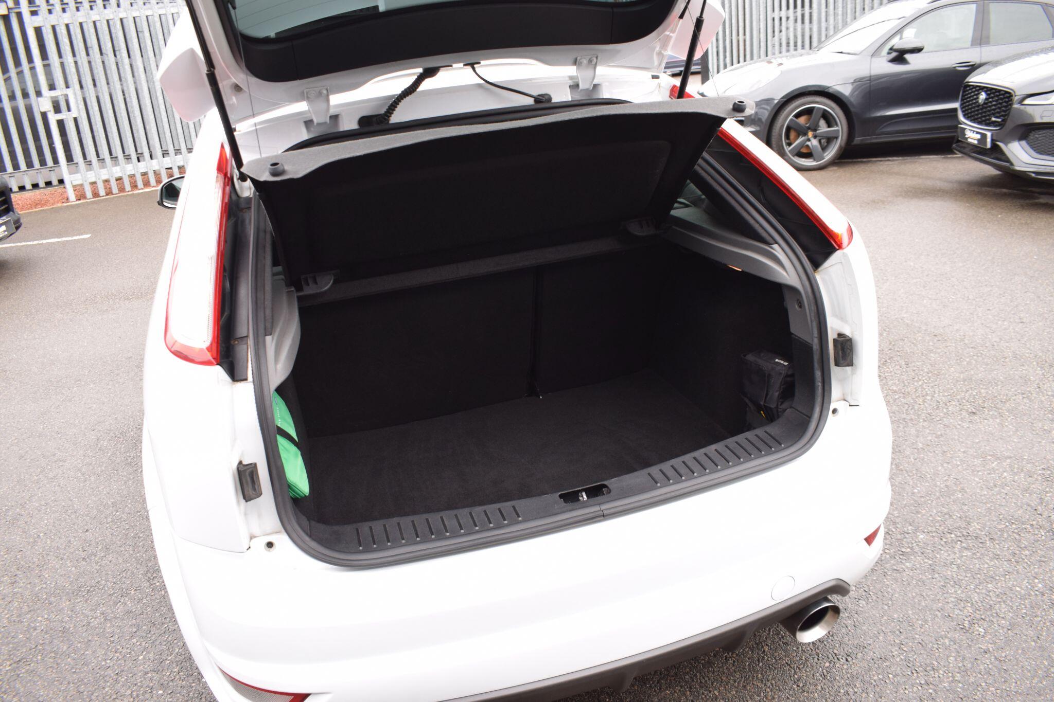 Ford Focus view 21