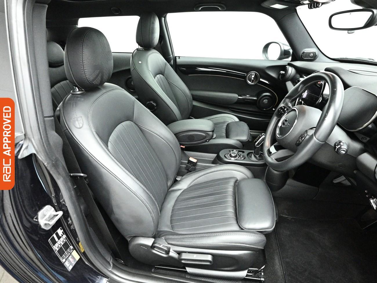 Mini Hatch view 13
